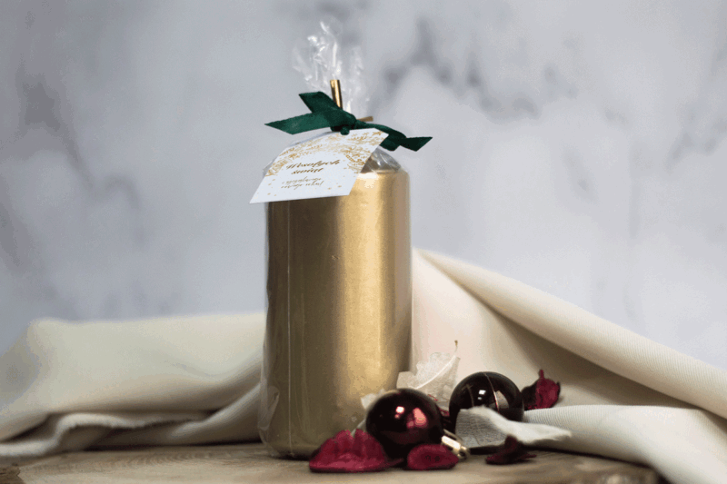 Podłużna świeca z personalizowaną świąteczną etykietą Inne produkty świąteczne wimpreze.pl 2