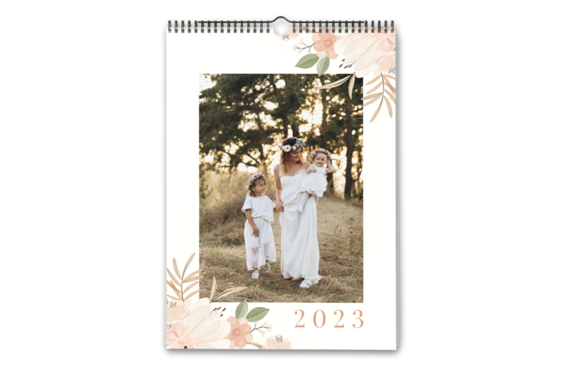 Kalendarz z Twoimi zdjęciami ścienny – wzór 20 Fotokalendarz - prezent na dzień kobiet wimpreze.pl 3