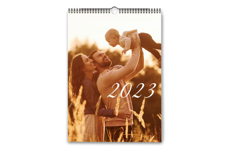 Kalendarz z Twoimi zdjęciami ścienny – wzór 22 Fotokalendarz - prezent na dzień kobiet wimpreze.pl 3